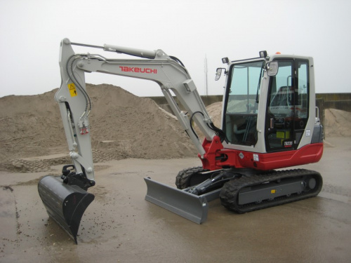 Аренда мини-экскаватора Takeuchi TB 235